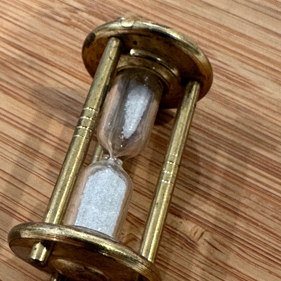 Mini Sand Timer Clock - Picture 5 of 11
